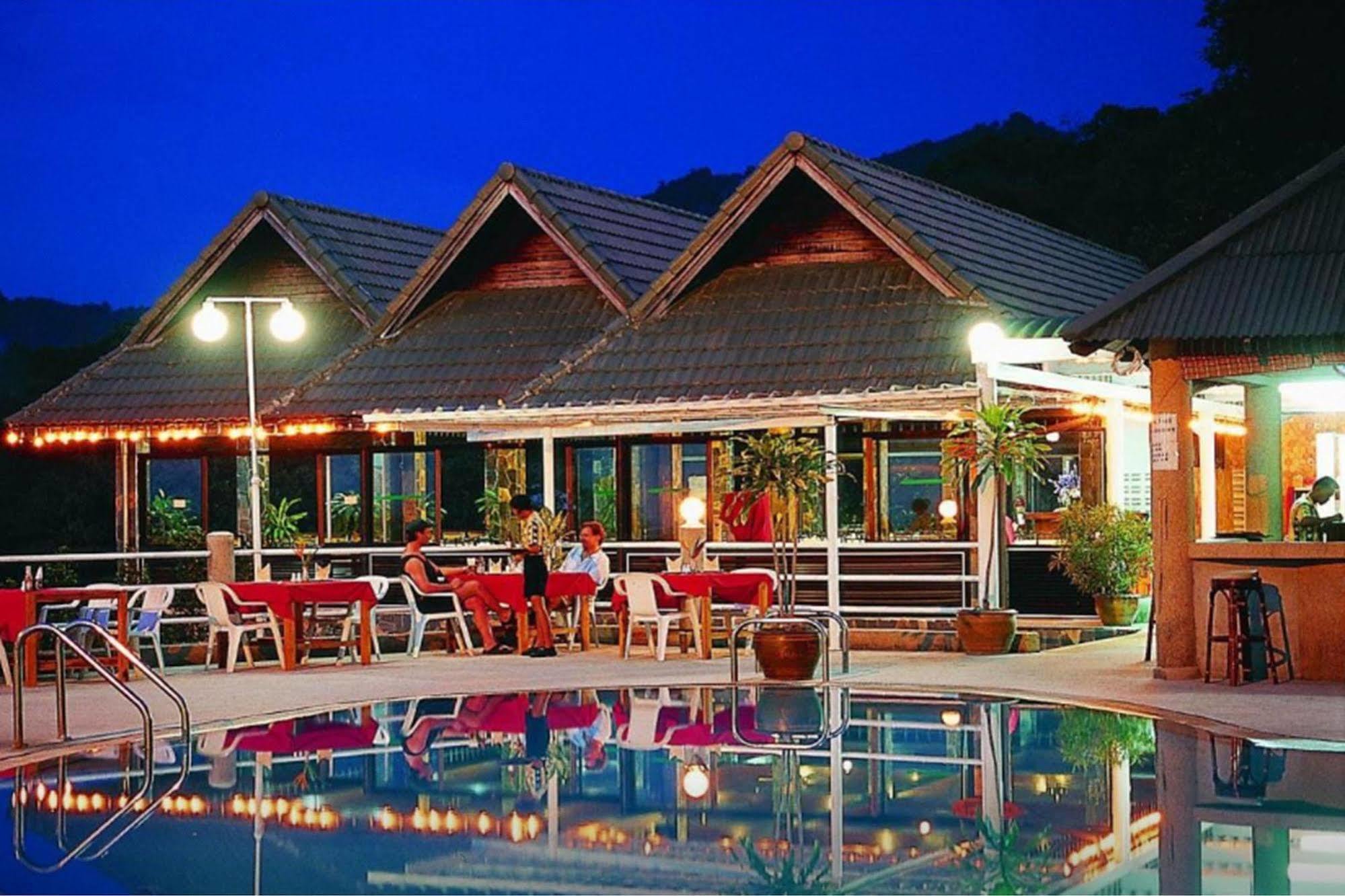 Royal Crown Hotel & Palm Spa Resort Patong Exterior foto