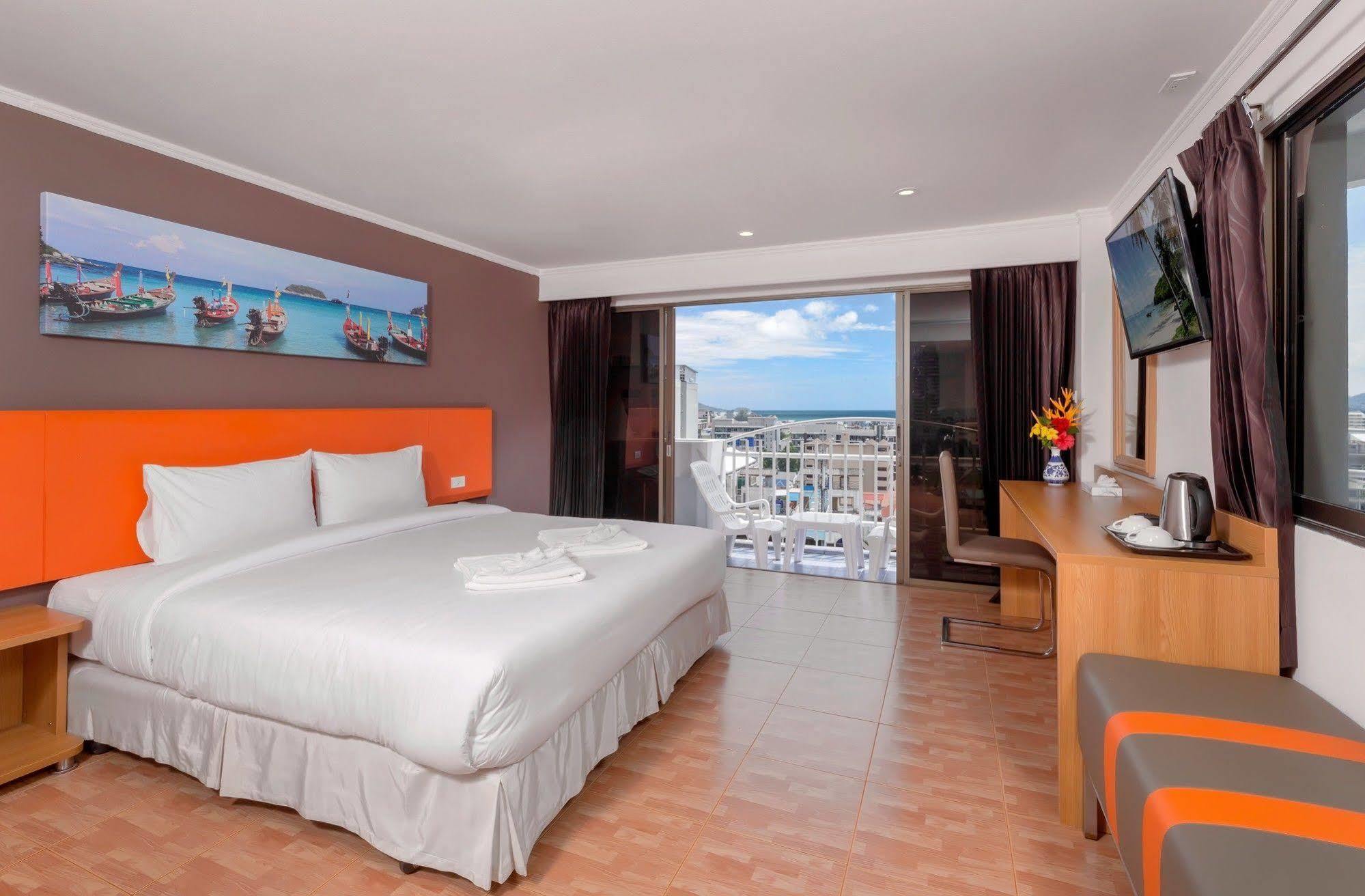 Royal Crown Hotel & Palm Spa Resort Patong Exterior foto