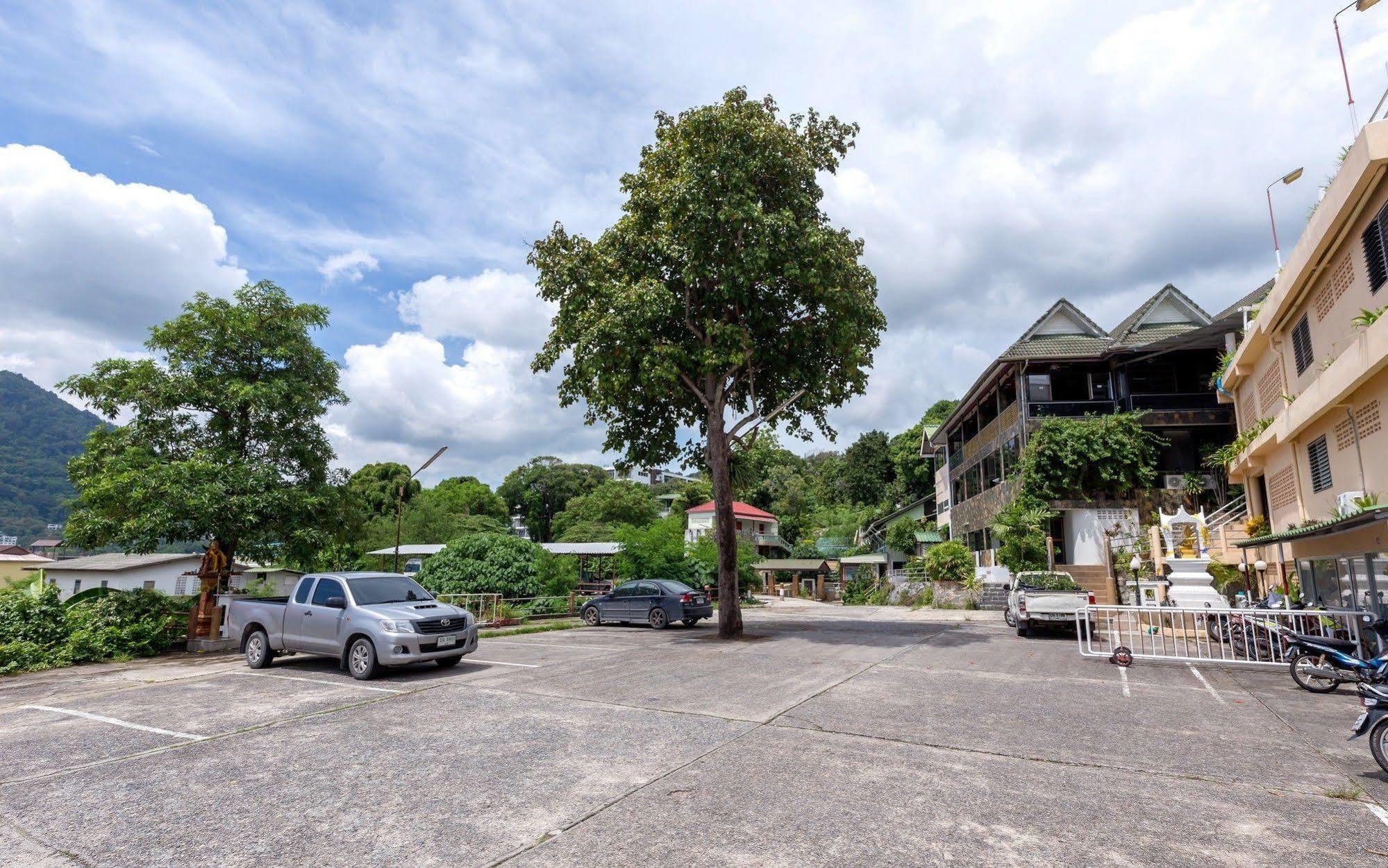Royal Crown Hotel & Palm Spa Resort Patong Exterior foto